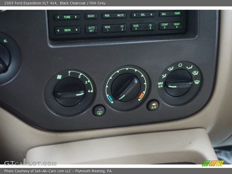 Black Clearcoat / Flint Grey 2003 Ford Expedition XLT 4x4