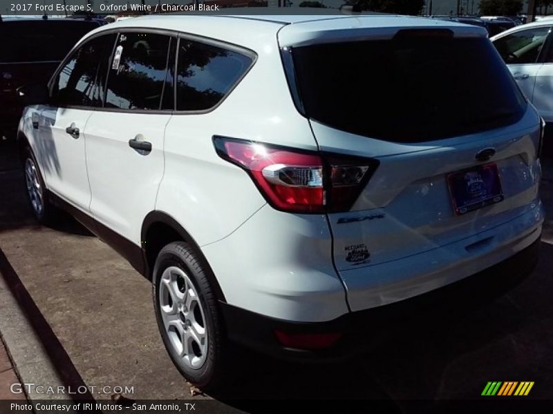 Oxford White / Charcoal Black 2017 Ford Escape S