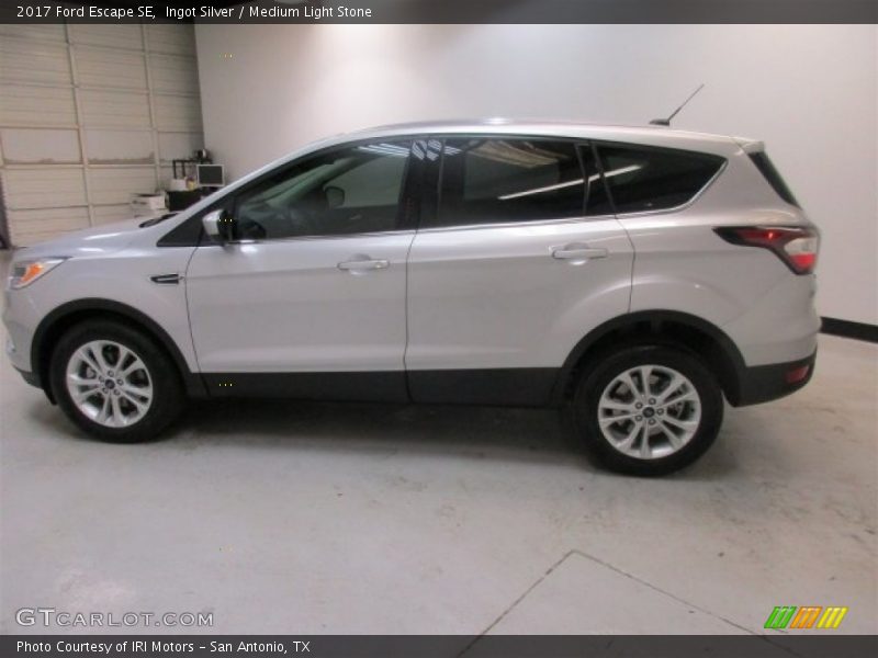 Ingot Silver / Medium Light Stone 2017 Ford Escape SE