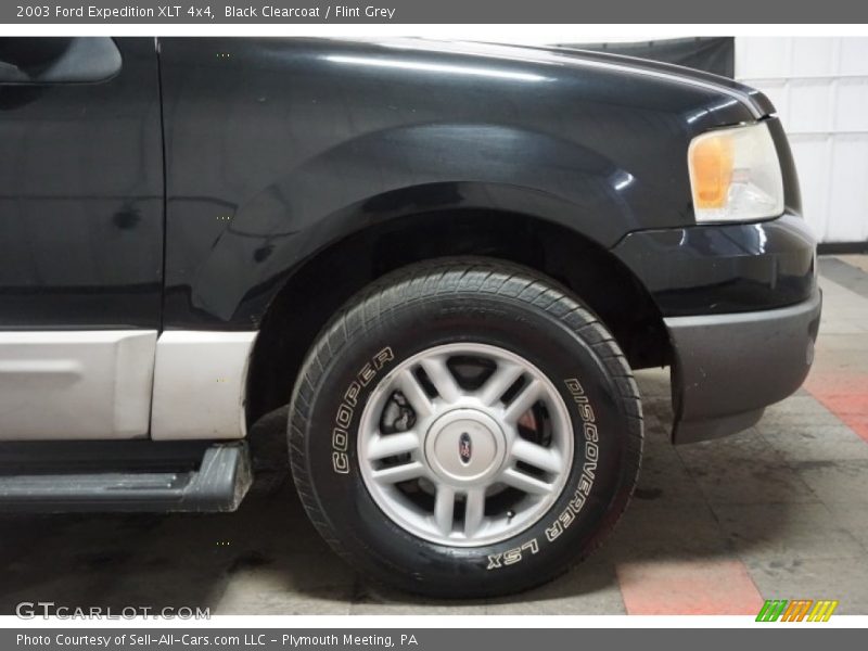 Black Clearcoat / Flint Grey 2003 Ford Expedition XLT 4x4
