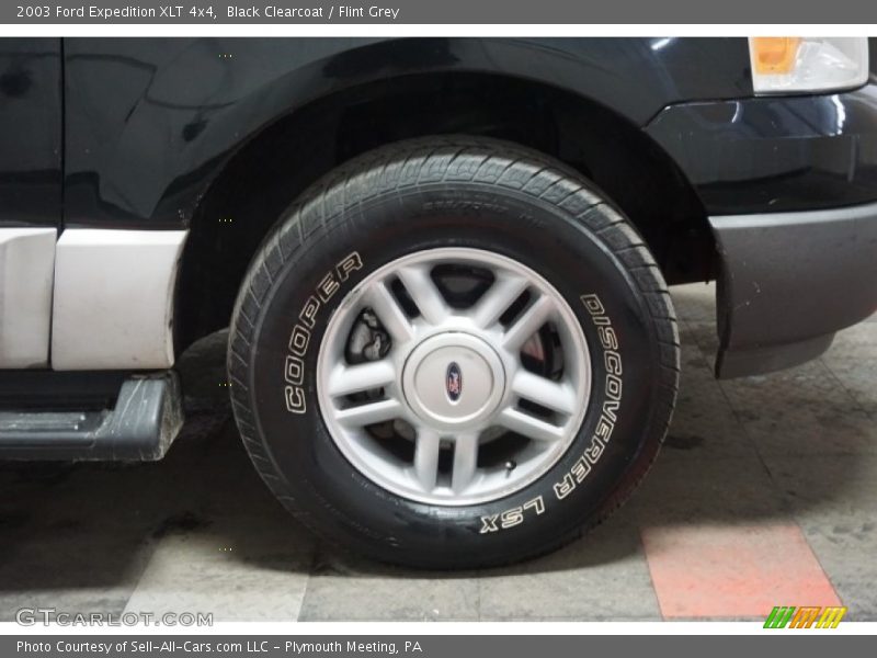 Black Clearcoat / Flint Grey 2003 Ford Expedition XLT 4x4
