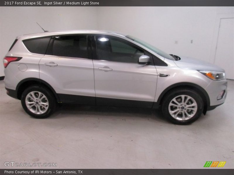 Ingot Silver / Medium Light Stone 2017 Ford Escape SE