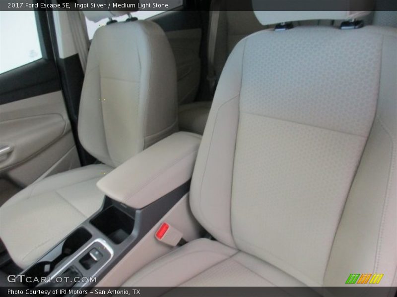 Ingot Silver / Medium Light Stone 2017 Ford Escape SE