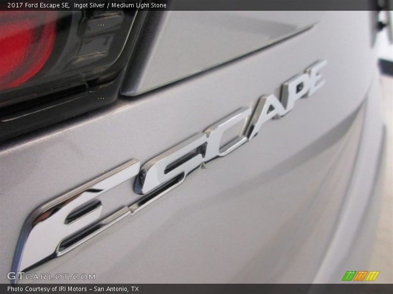 Ingot Silver / Medium Light Stone 2017 Ford Escape SE