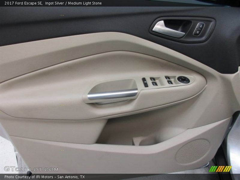 Ingot Silver / Medium Light Stone 2017 Ford Escape SE