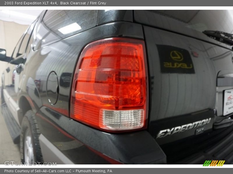 Black Clearcoat / Flint Grey 2003 Ford Expedition XLT 4x4