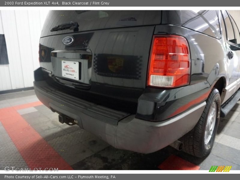 Black Clearcoat / Flint Grey 2003 Ford Expedition XLT 4x4