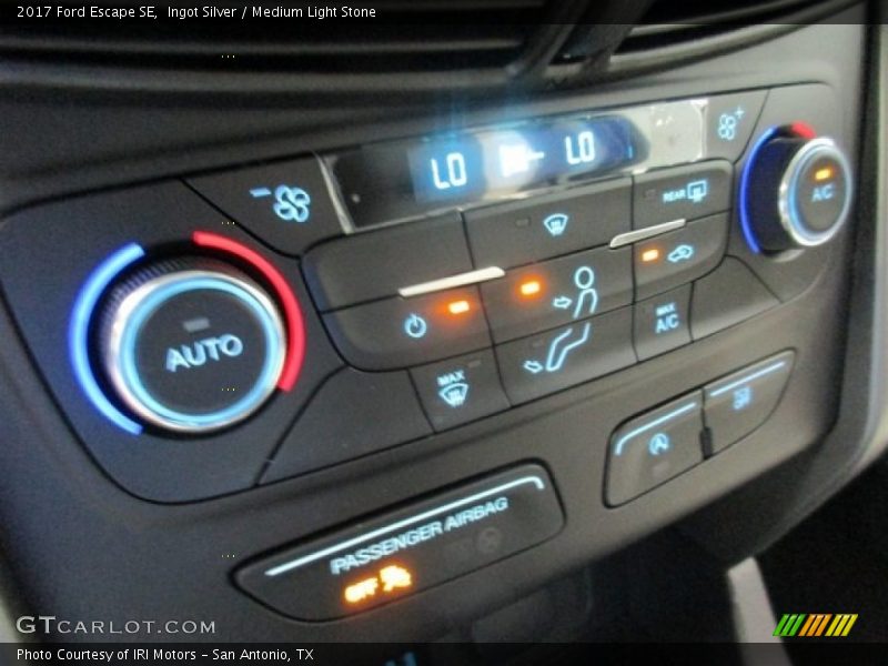 Ingot Silver / Medium Light Stone 2017 Ford Escape SE