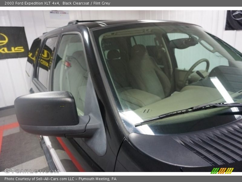 Black Clearcoat / Flint Grey 2003 Ford Expedition XLT 4x4