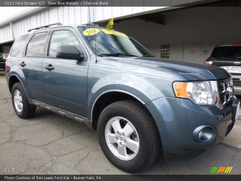 Front 3/4 View of 2011 Escape XLT