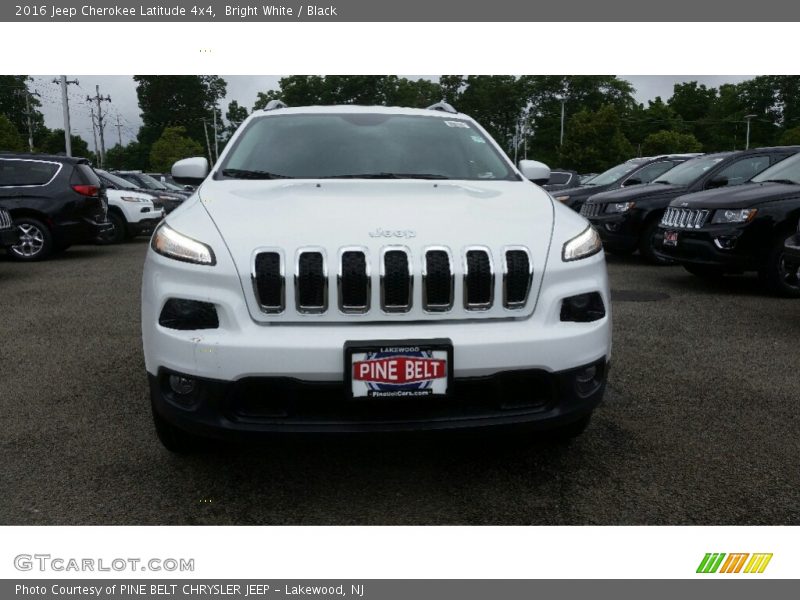 Bright White / Black 2016 Jeep Cherokee Latitude 4x4