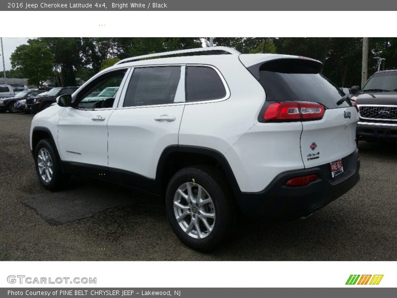 Bright White / Black 2016 Jeep Cherokee Latitude 4x4