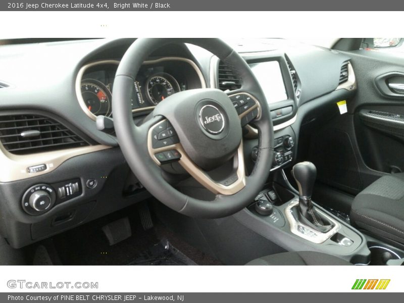 Bright White / Black 2016 Jeep Cherokee Latitude 4x4