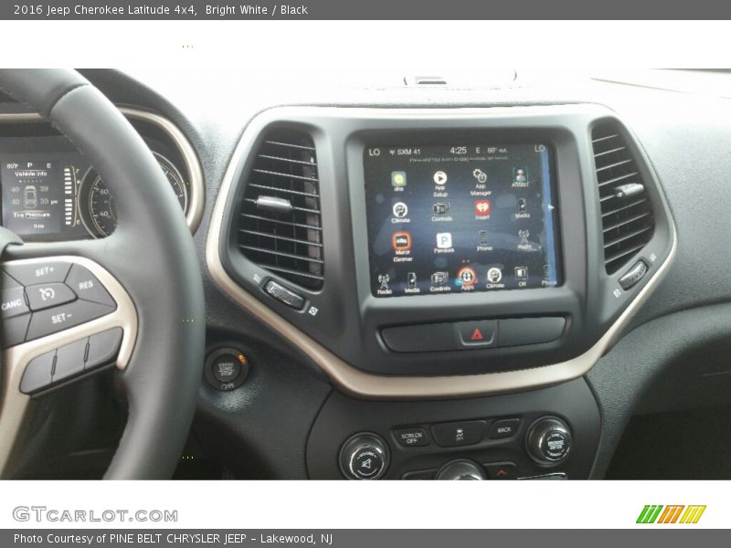 Bright White / Black 2016 Jeep Cherokee Latitude 4x4