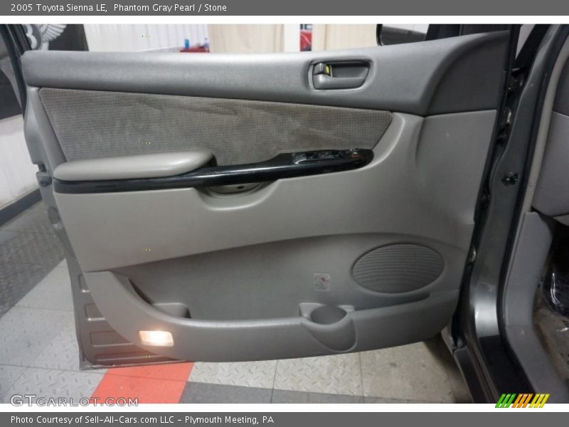 Phantom Gray Pearl / Stone 2005 Toyota Sienna LE
