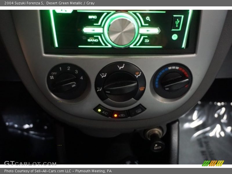 Desert Green Metallic / Gray 2004 Suzuki Forenza S