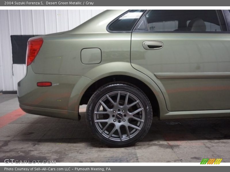 Desert Green Metallic / Gray 2004 Suzuki Forenza S