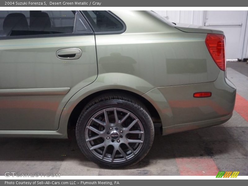 Desert Green Metallic / Gray 2004 Suzuki Forenza S