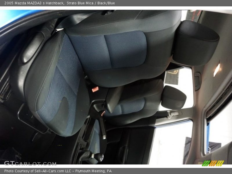 Strato Blue Mica / Black/Blue 2005 Mazda MAZDA3 s Hatchback