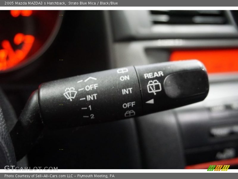 Strato Blue Mica / Black/Blue 2005 Mazda MAZDA3 s Hatchback