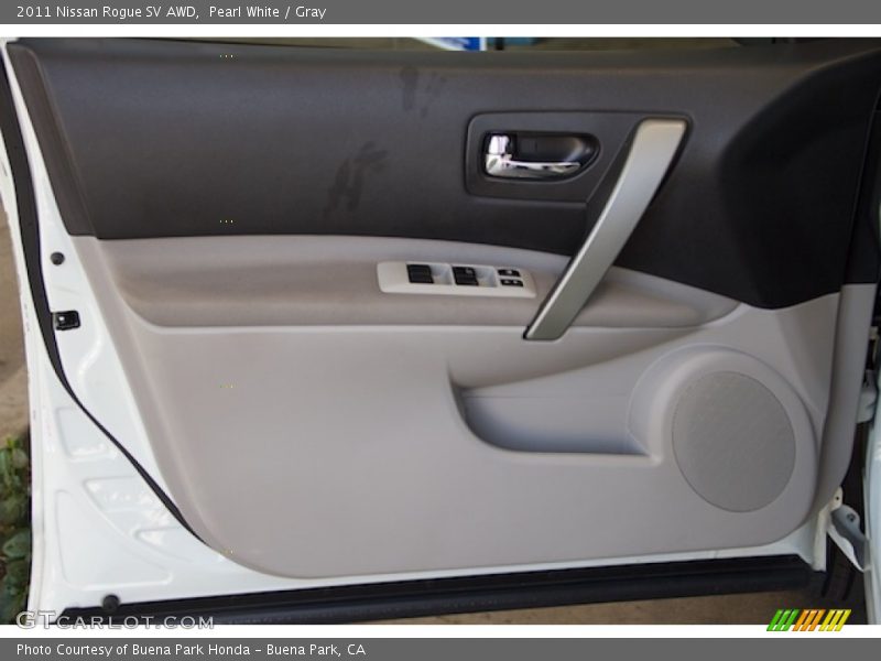 Pearl White / Gray 2011 Nissan Rogue SV AWD