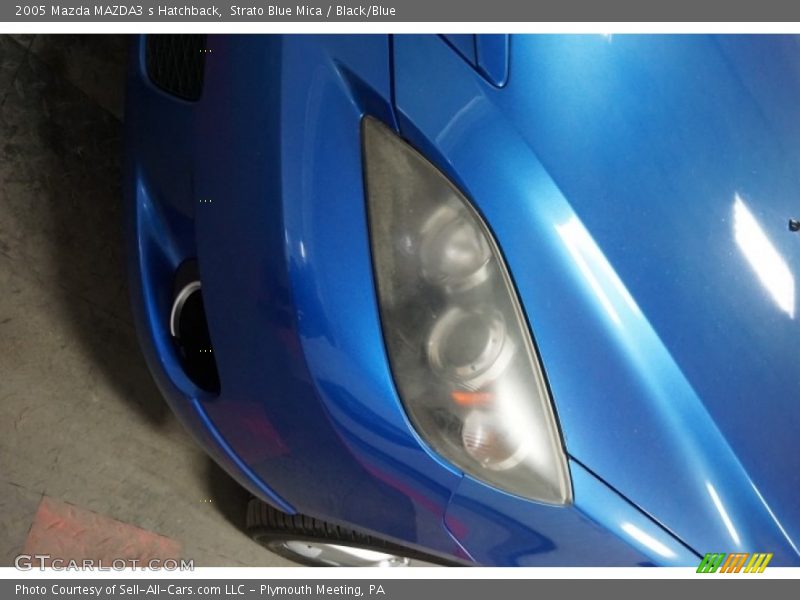Strato Blue Mica / Black/Blue 2005 Mazda MAZDA3 s Hatchback
