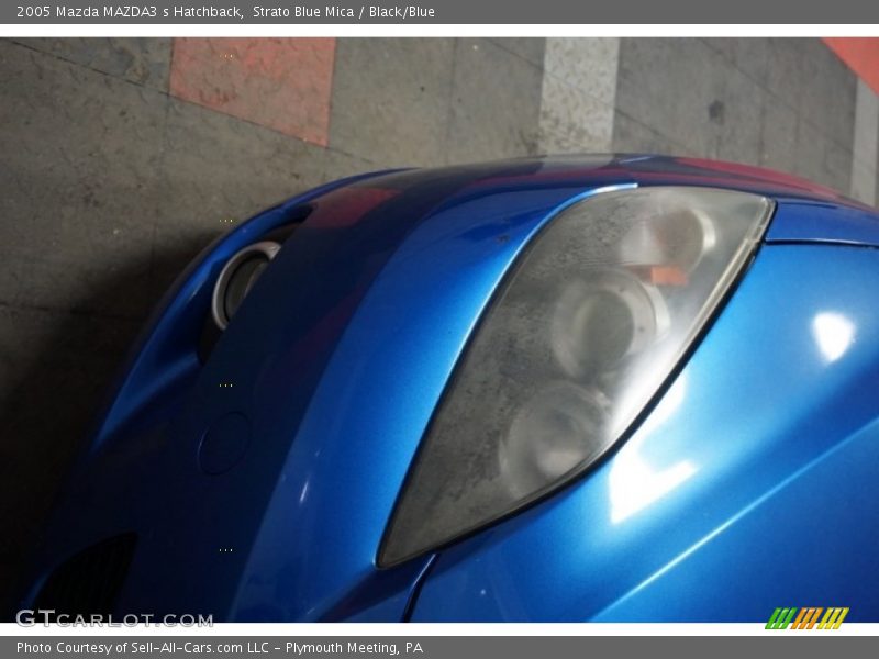 Strato Blue Mica / Black/Blue 2005 Mazda MAZDA3 s Hatchback