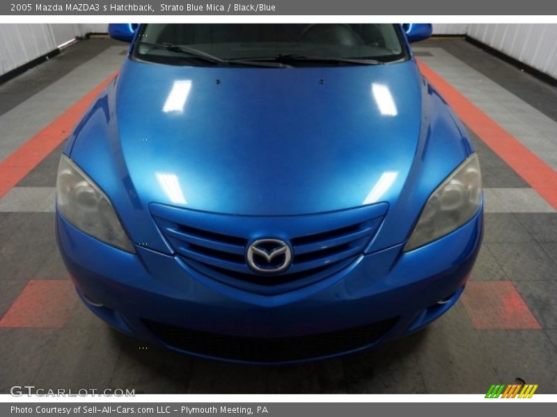 Strato Blue Mica / Black/Blue 2005 Mazda MAZDA3 s Hatchback