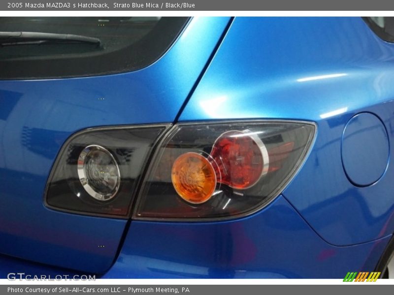 Strato Blue Mica / Black/Blue 2005 Mazda MAZDA3 s Hatchback