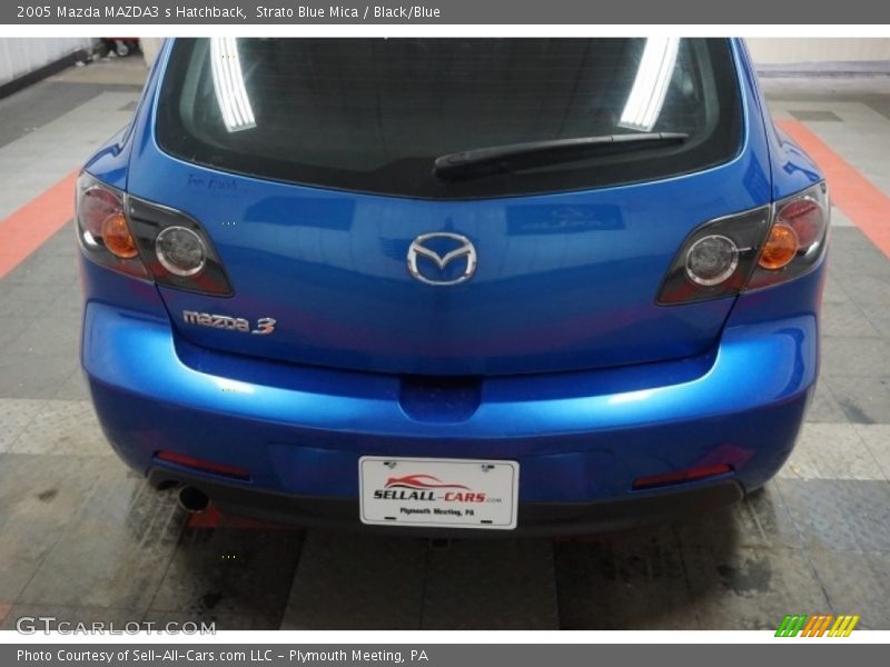 Strato Blue Mica / Black/Blue 2005 Mazda MAZDA3 s Hatchback