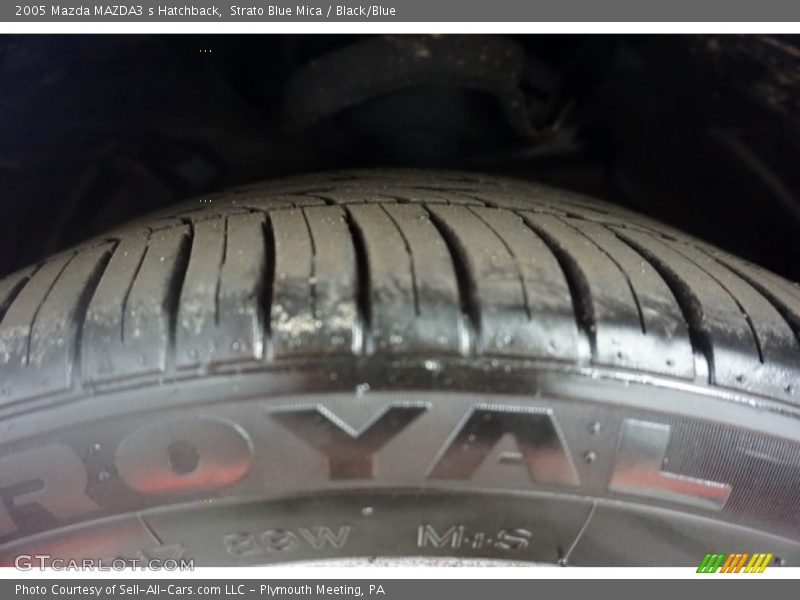Strato Blue Mica / Black/Blue 2005 Mazda MAZDA3 s Hatchback