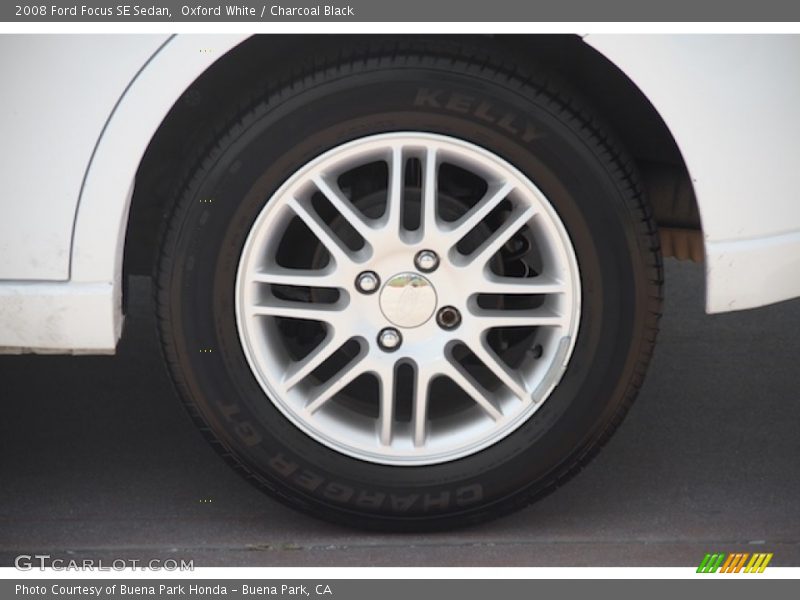 Oxford White / Charcoal Black 2008 Ford Focus SE Sedan