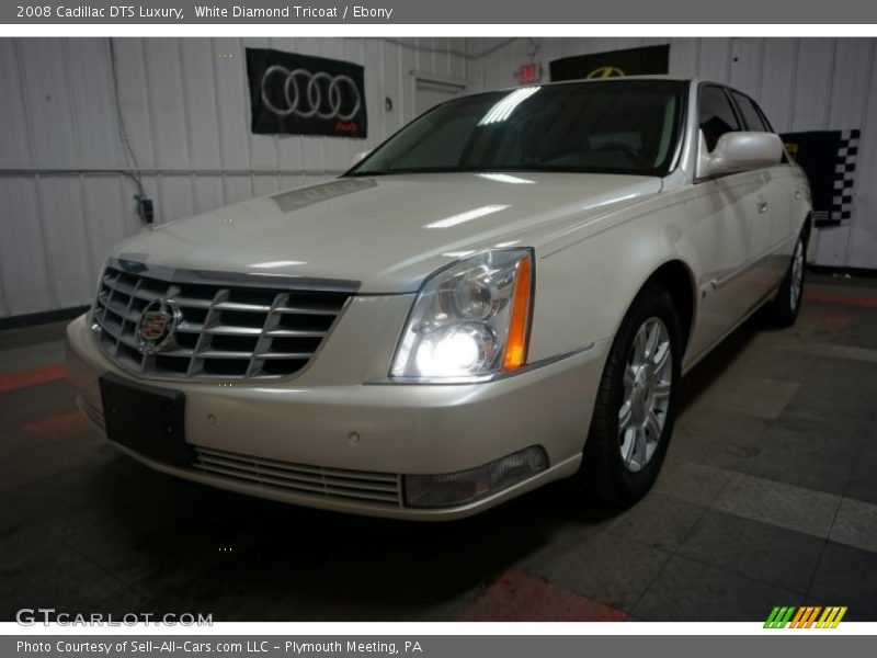 White Diamond Tricoat / Ebony 2008 Cadillac DTS Luxury