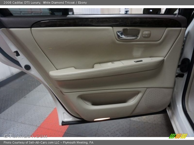 White Diamond Tricoat / Ebony 2008 Cadillac DTS Luxury