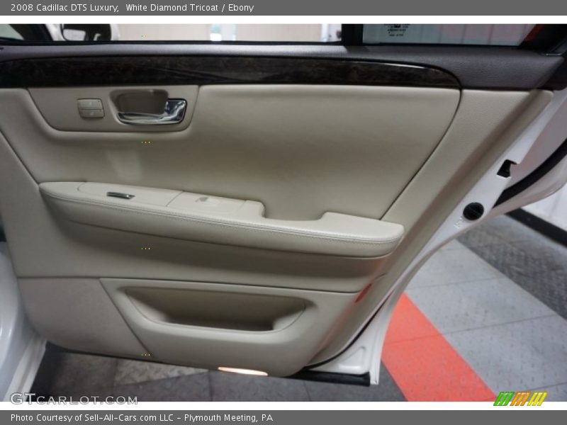 White Diamond Tricoat / Ebony 2008 Cadillac DTS Luxury