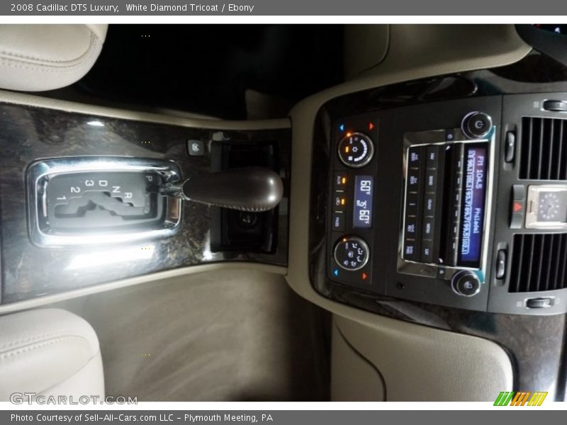 White Diamond Tricoat / Ebony 2008 Cadillac DTS Luxury