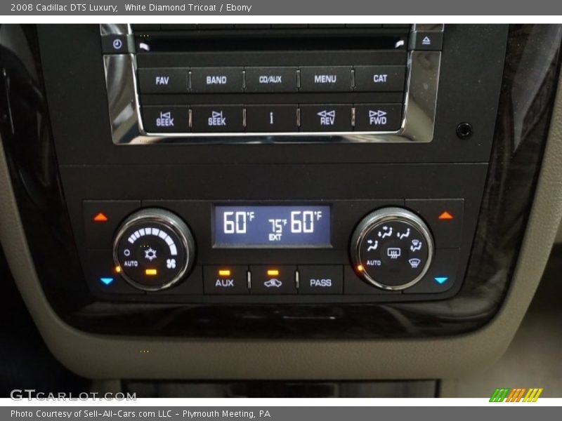White Diamond Tricoat / Ebony 2008 Cadillac DTS Luxury