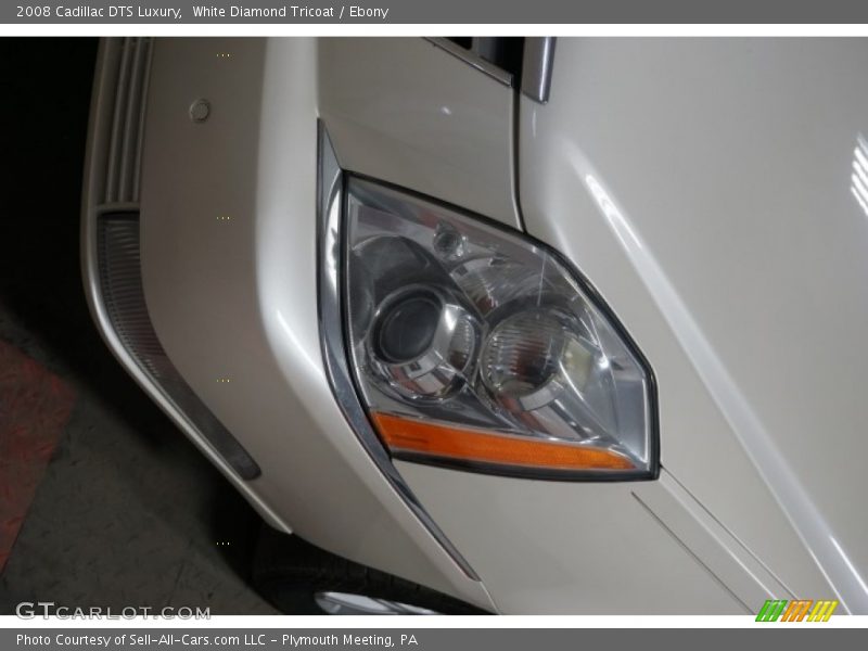 White Diamond Tricoat / Ebony 2008 Cadillac DTS Luxury