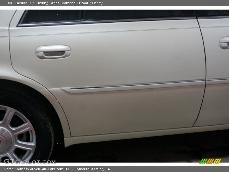 White Diamond Tricoat / Ebony 2008 Cadillac DTS Luxury