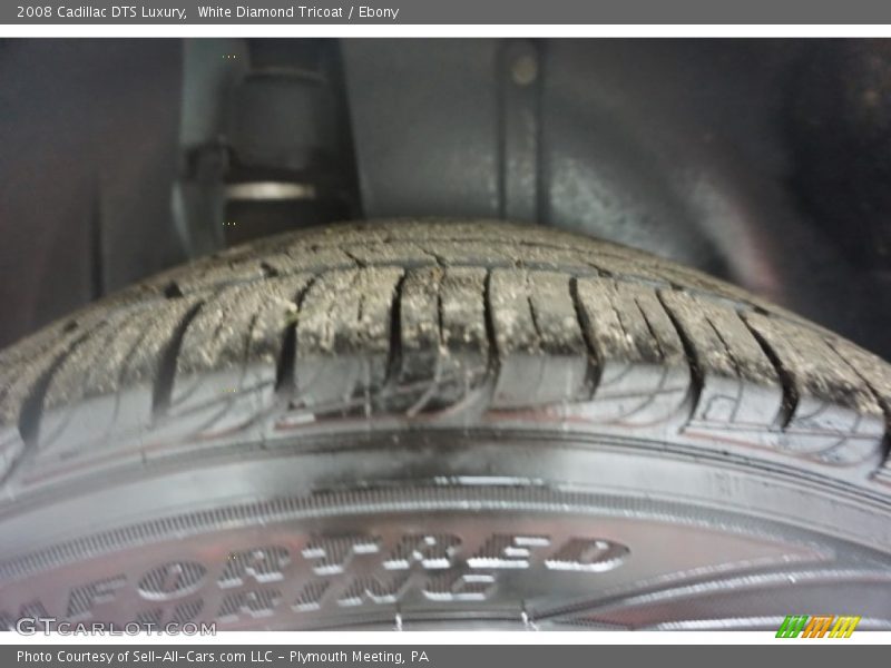 White Diamond Tricoat / Ebony 2008 Cadillac DTS Luxury