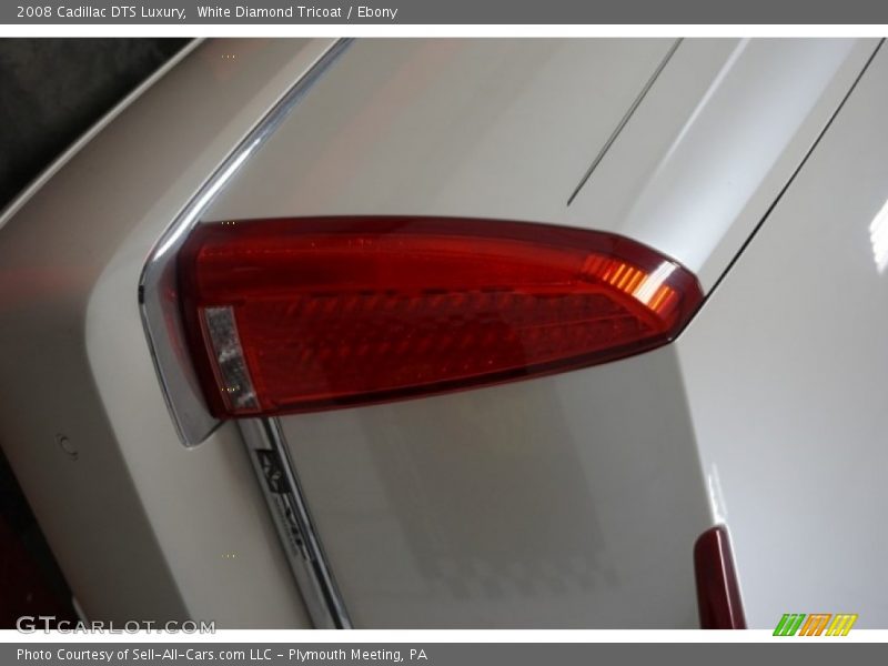 White Diamond Tricoat / Ebony 2008 Cadillac DTS Luxury
