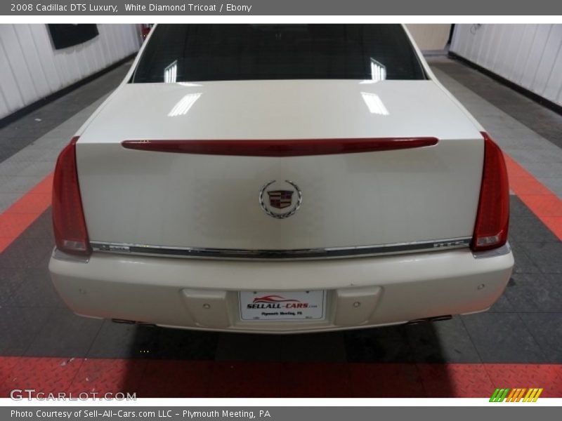 White Diamond Tricoat / Ebony 2008 Cadillac DTS Luxury