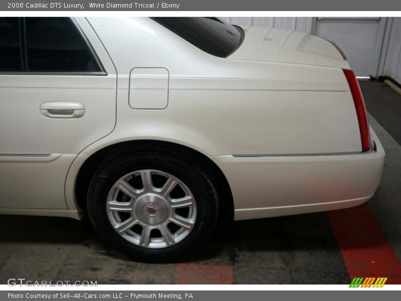 White Diamond Tricoat / Ebony 2008 Cadillac DTS Luxury