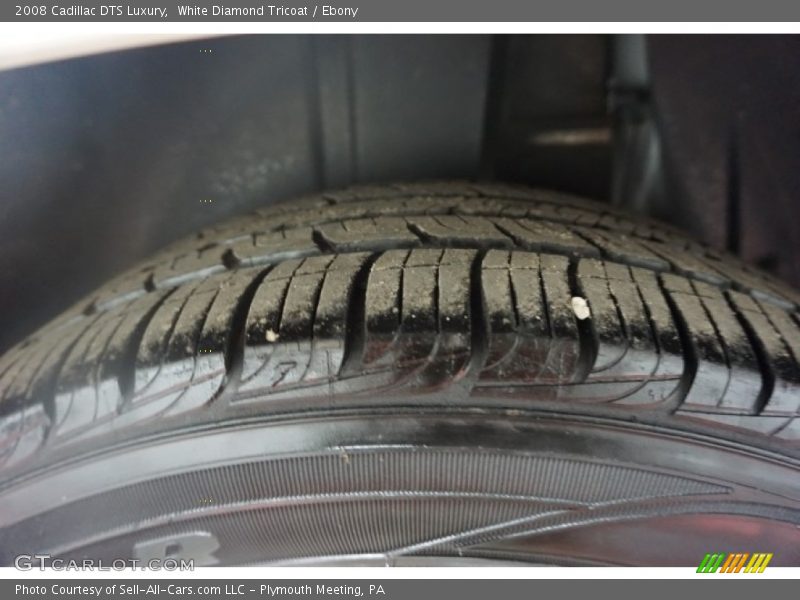 White Diamond Tricoat / Ebony 2008 Cadillac DTS Luxury