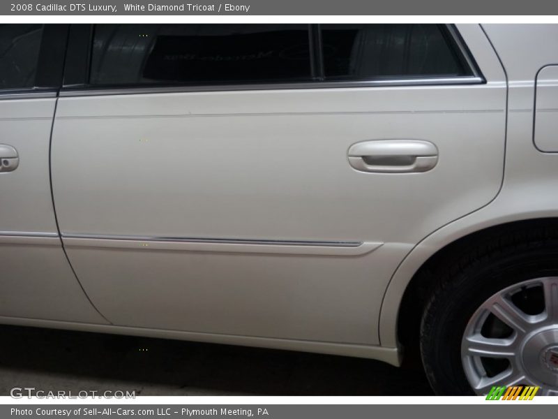 White Diamond Tricoat / Ebony 2008 Cadillac DTS Luxury