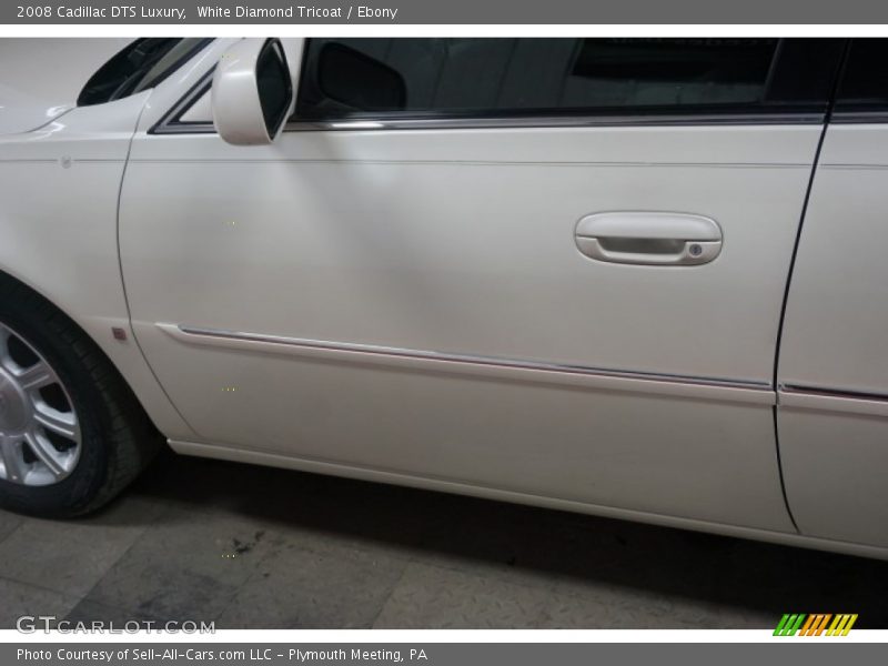 White Diamond Tricoat / Ebony 2008 Cadillac DTS Luxury