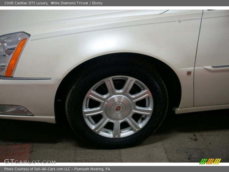 White Diamond Tricoat / Ebony 2008 Cadillac DTS Luxury