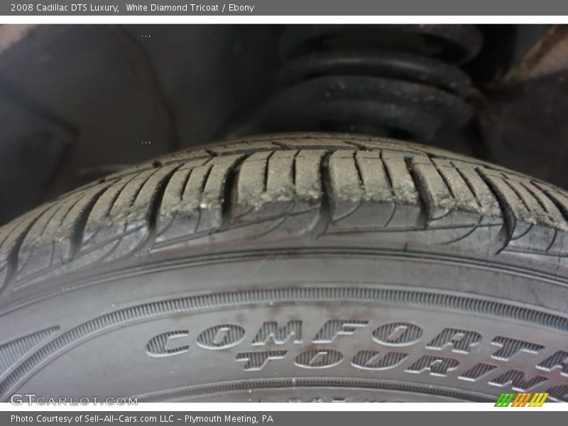 White Diamond Tricoat / Ebony 2008 Cadillac DTS Luxury