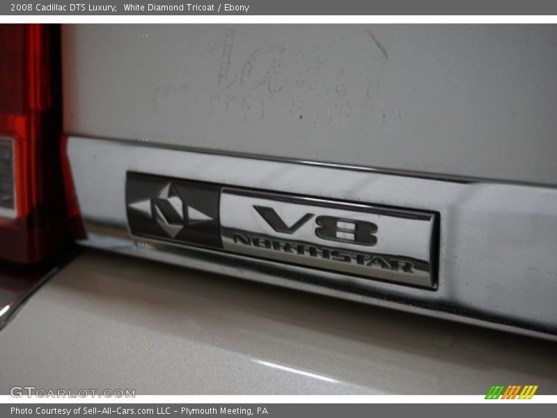White Diamond Tricoat / Ebony 2008 Cadillac DTS Luxury