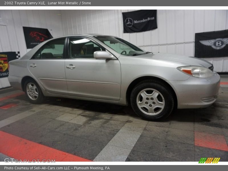 Lunar Mist Metallic / Stone 2002 Toyota Camry XLE